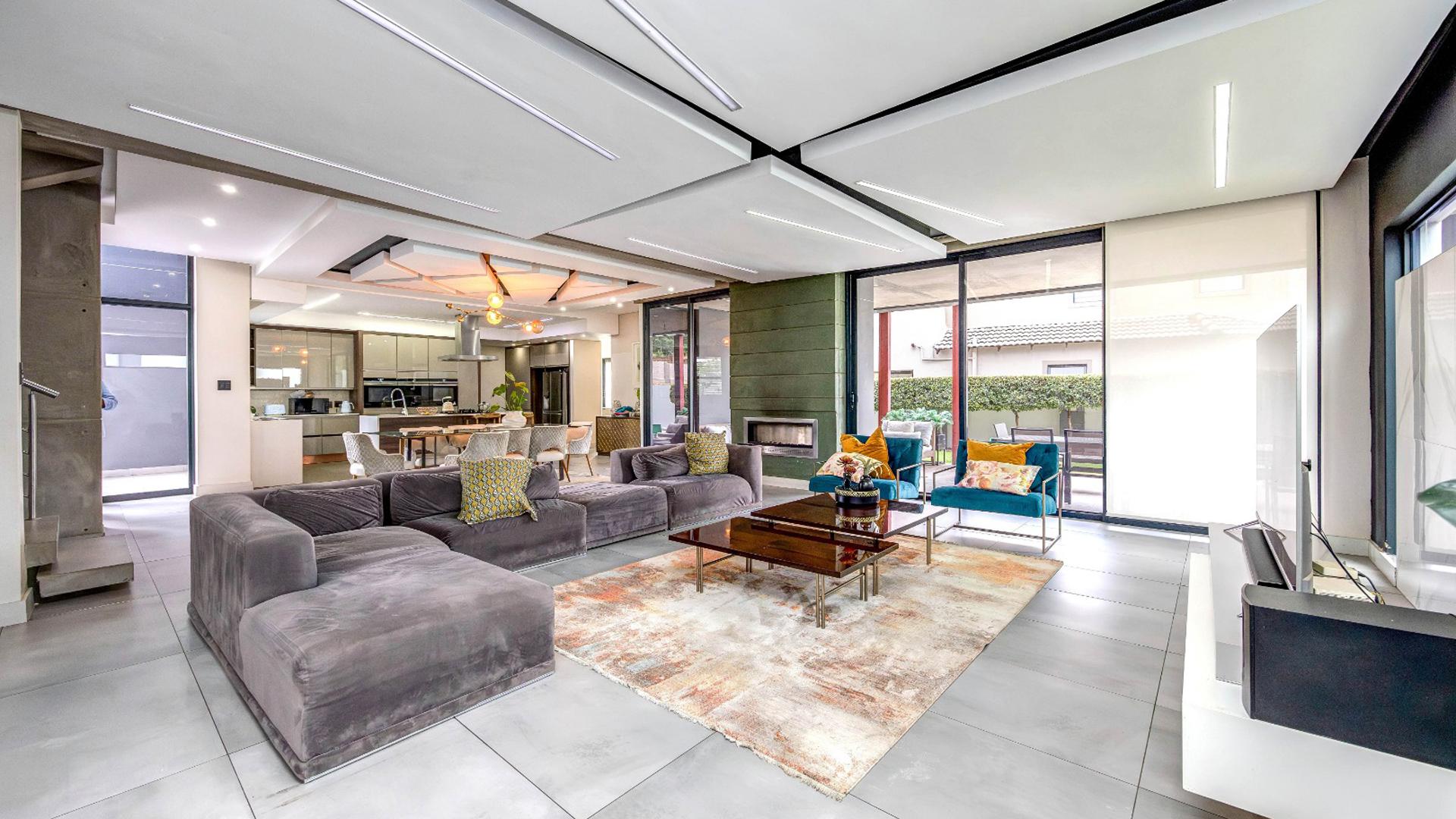 Lounges of property in Maroeladal