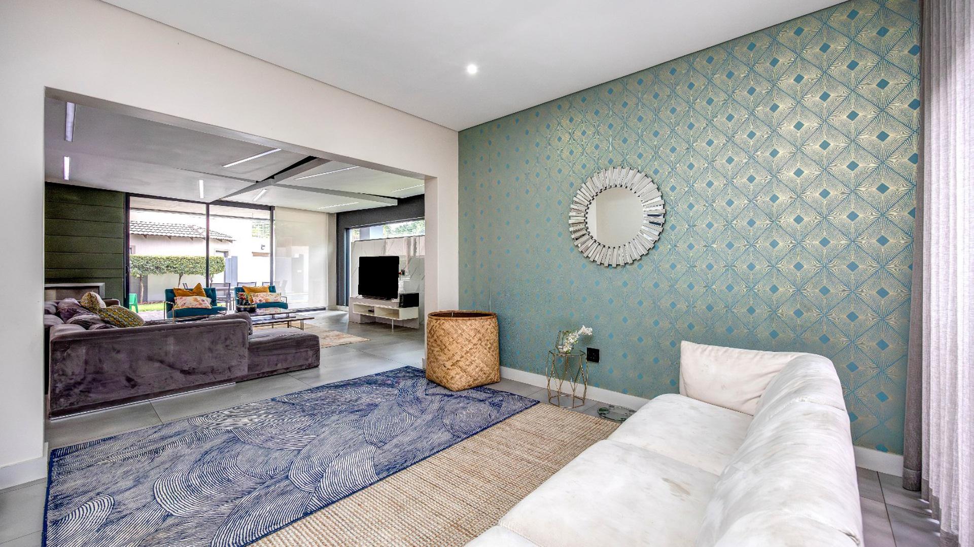 Lounges of property in Maroeladal