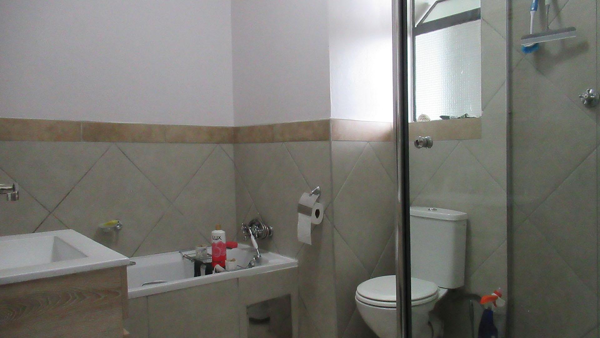 Bathroom 1 - 7 square meters of property in Glen Austin AH (Midrand)