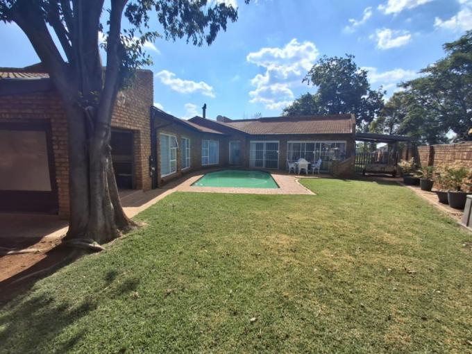 3 Bedroom House for Sale For Sale in Nigel - MR706024