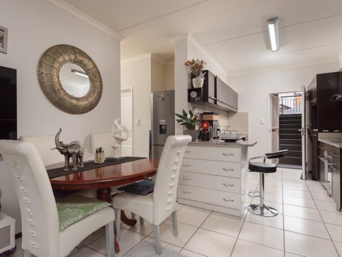 3 Bedroom Apartment for Sale For Sale in Oakdene - MR706031