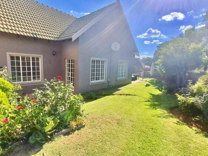 2 Bedroom Simplex for Sale For Sale in Bassonia - MR706049