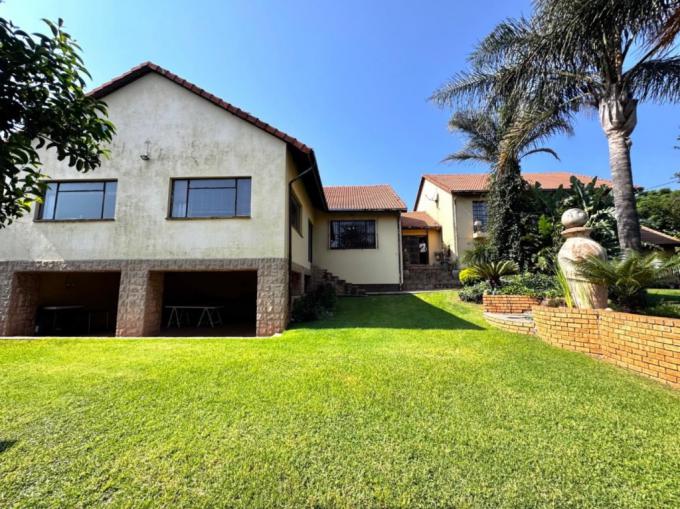 4 Bedroom House for Sale For Sale in Glenvista - MR706055