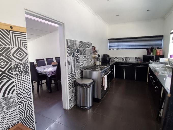 3 Bedroom House for Sale For Sale in South Crest - MR706059