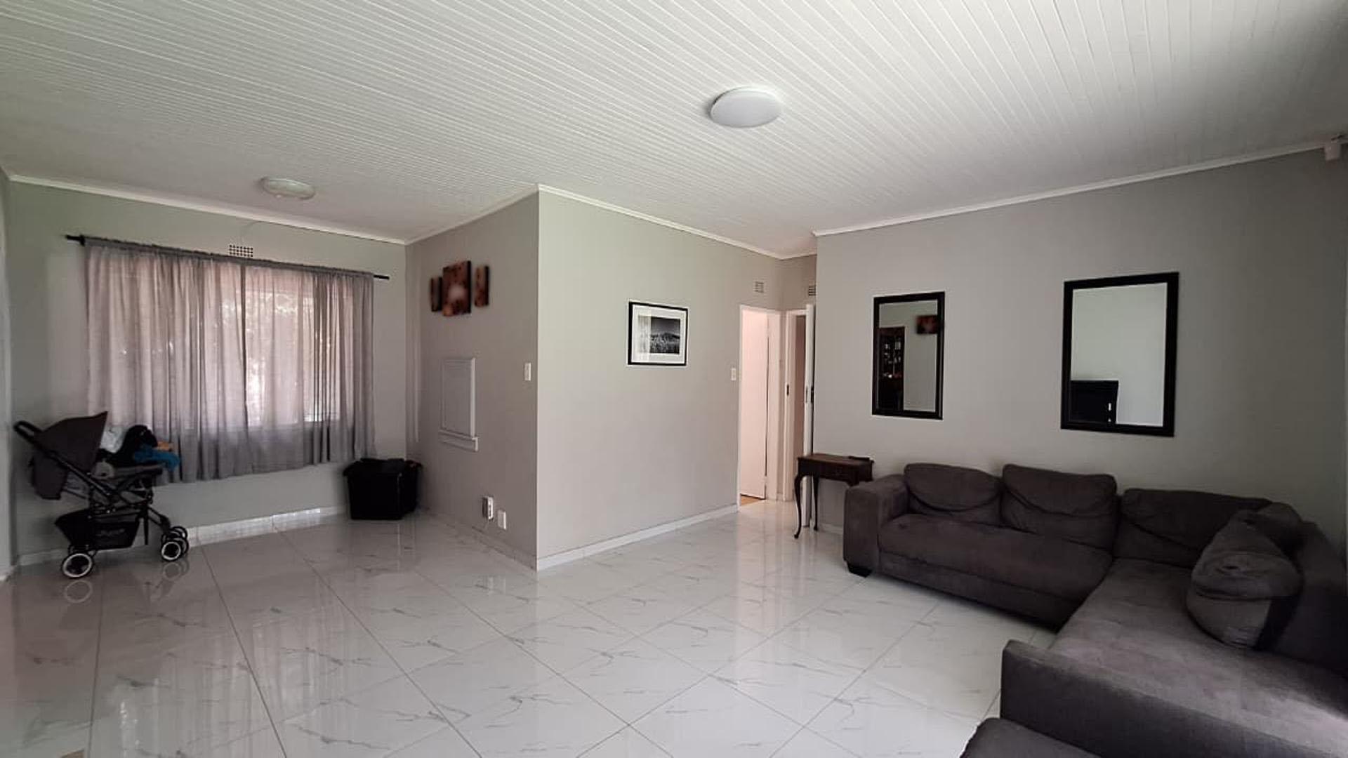 Lounges of property in Atlasville