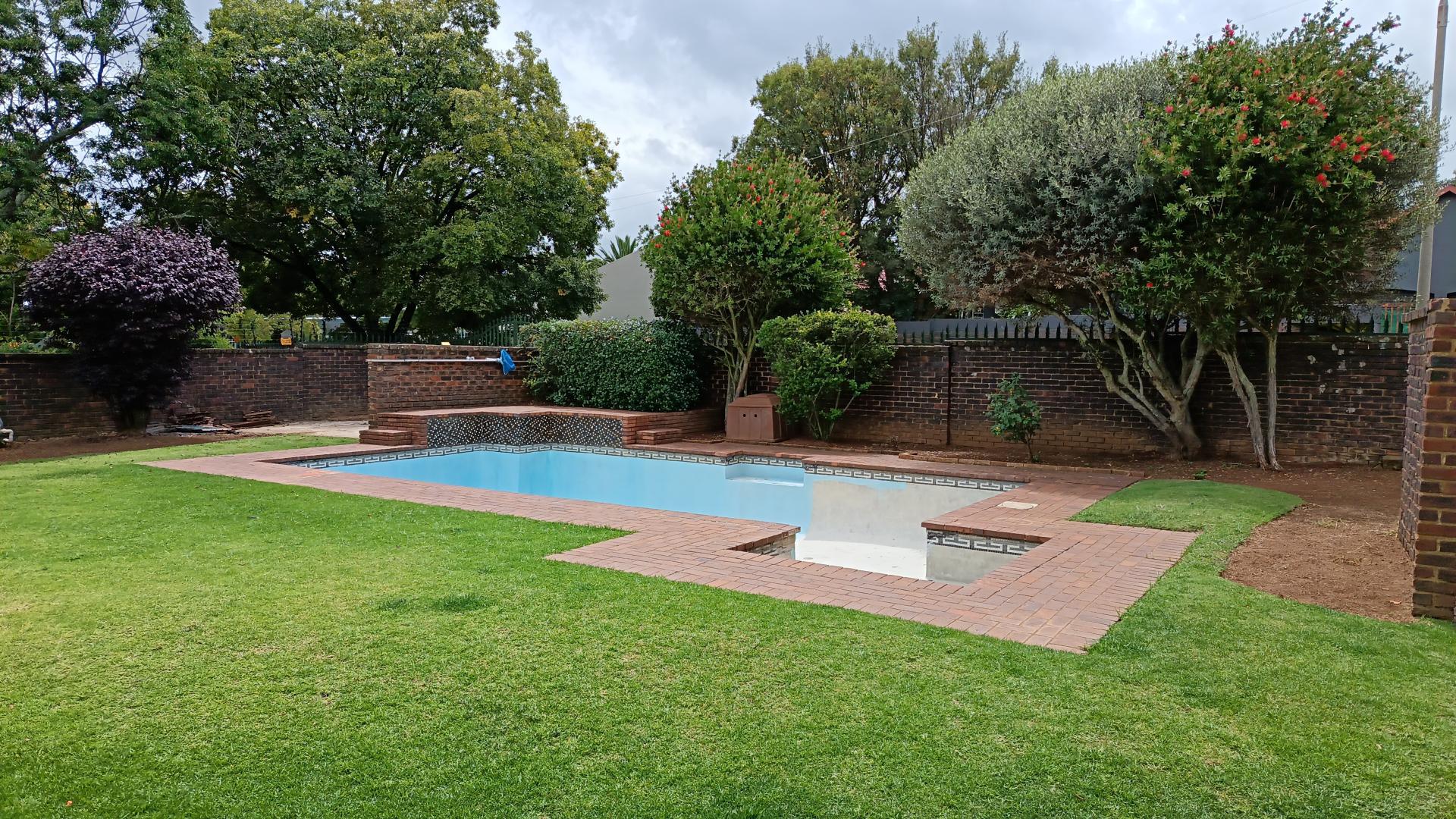 Swimming Pool of property in Atlasville