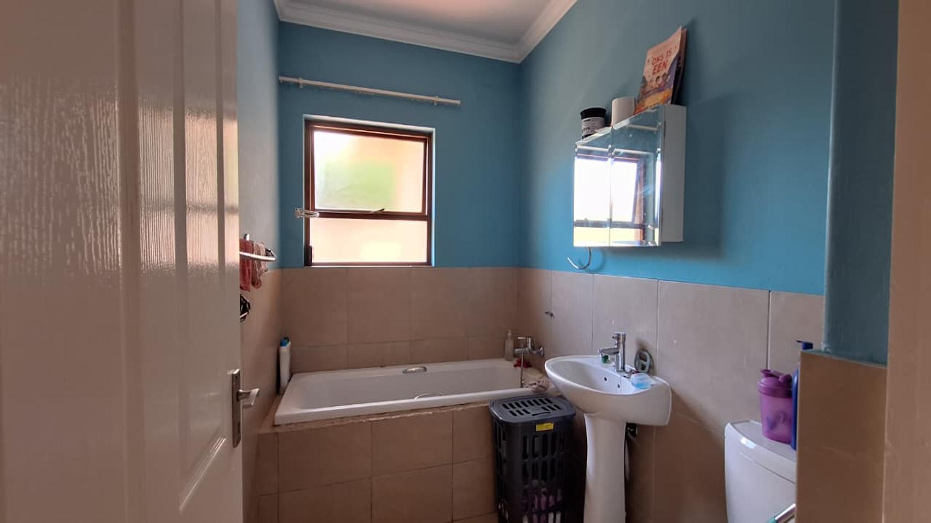 Bathroom 2 of property in Witkoppen