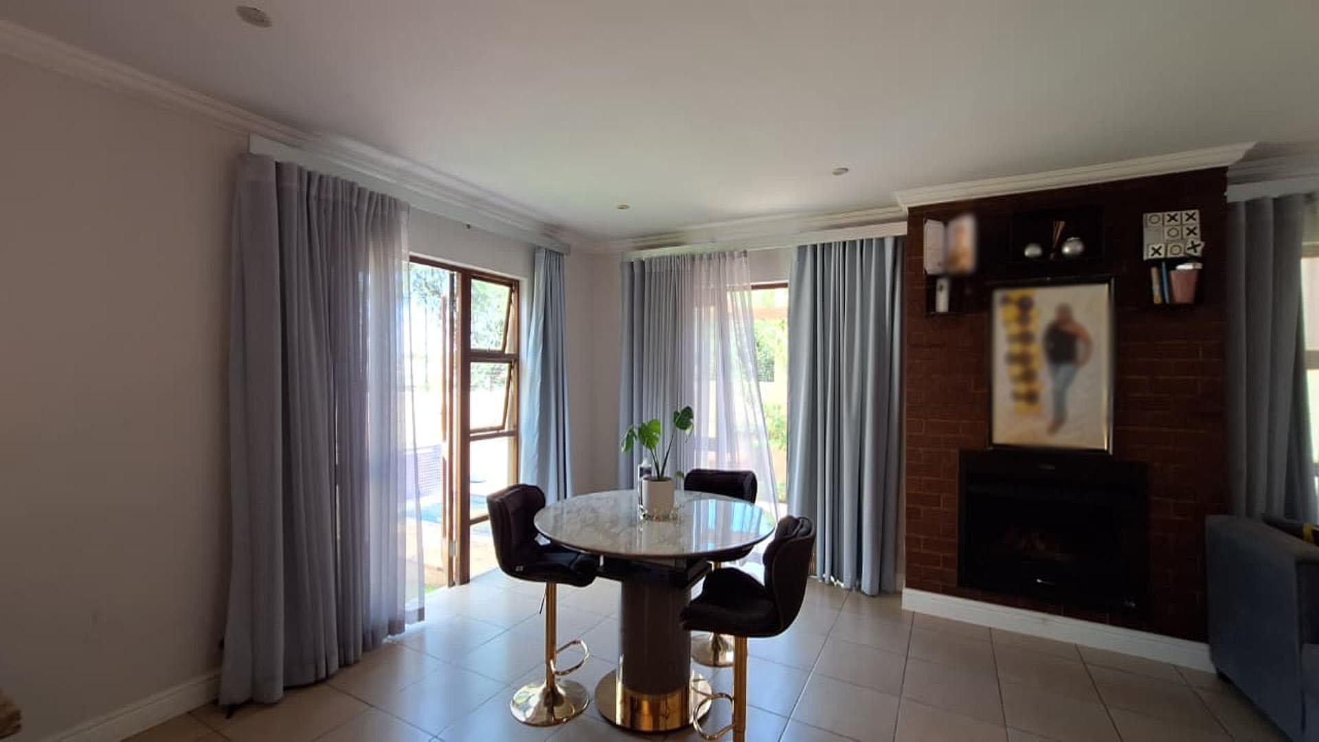 Dining Room - 23 square meters of property in Witkoppen