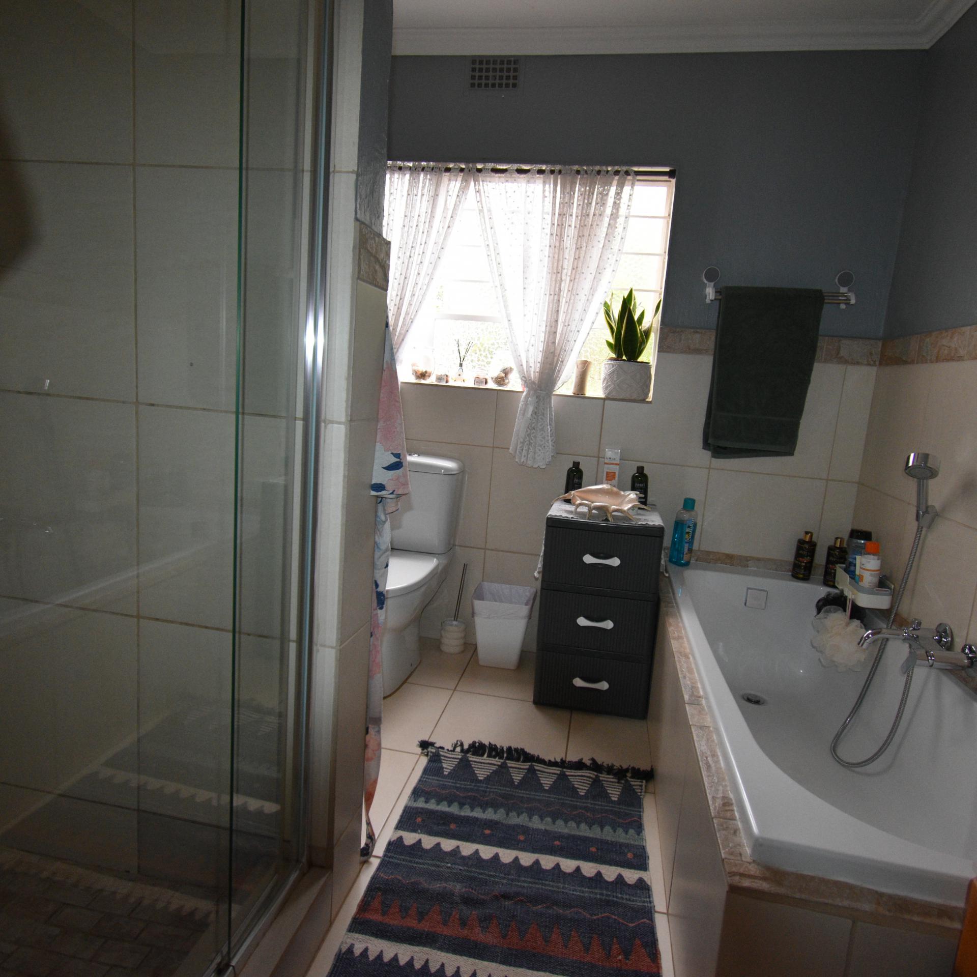  of property in Helderkruin