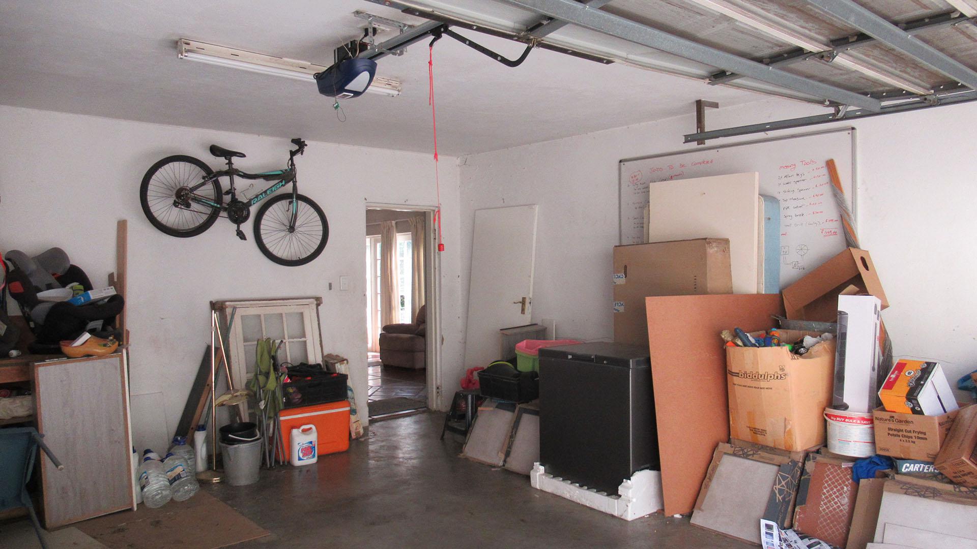 Garage - 41 square meters of property in Meadowhurst