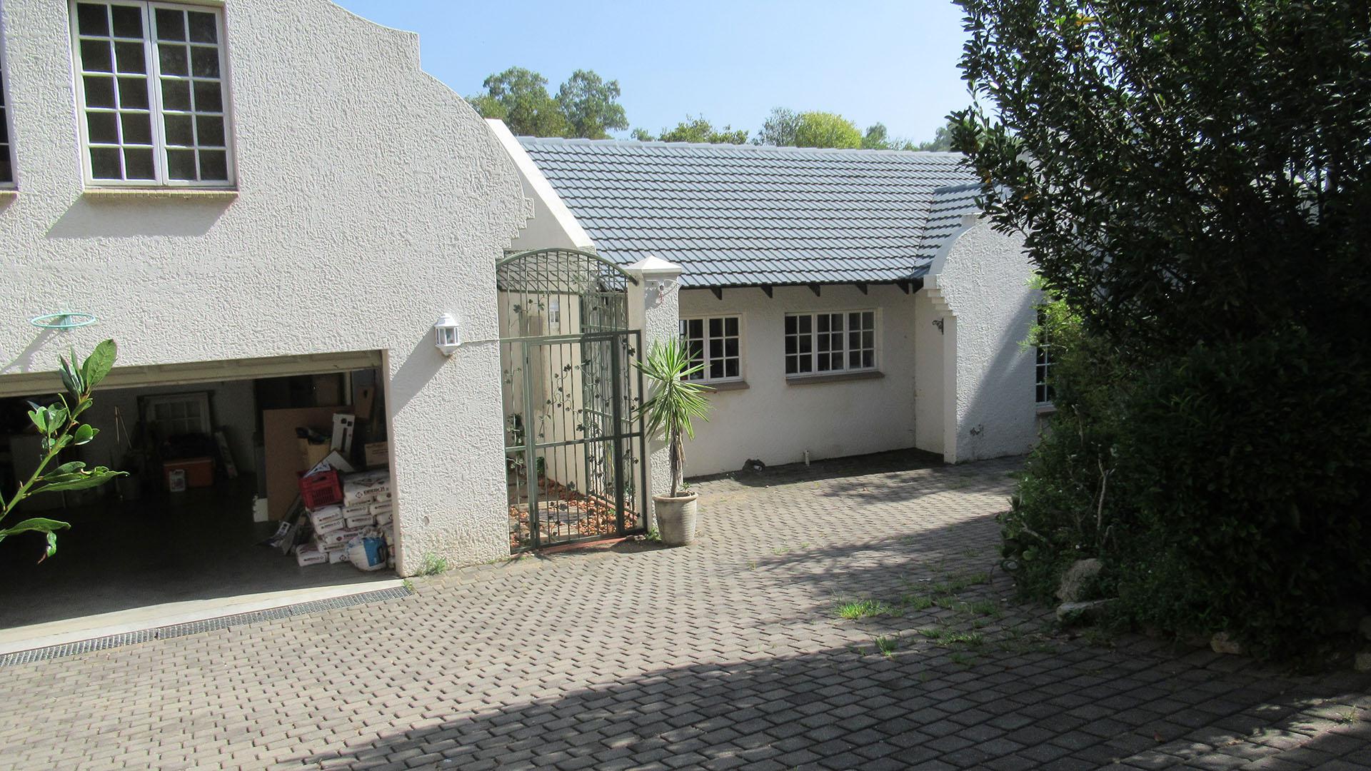 Front View of property in Meadowhurst