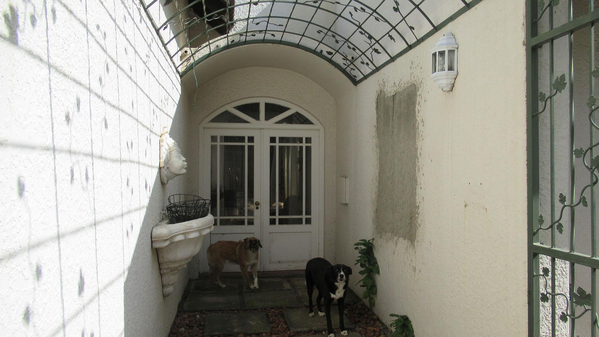 Front View of property in Meadowhurst