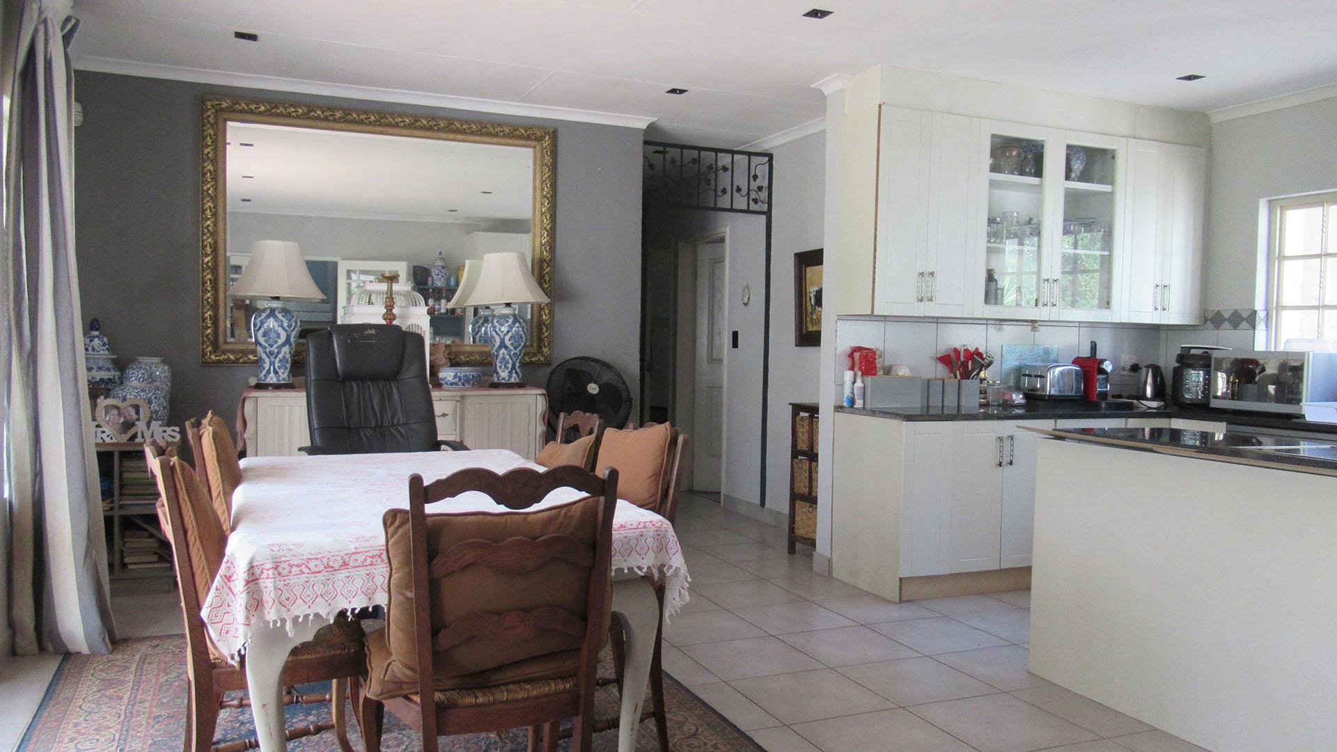 Dining Room - 23 square meters of property in Meadowhurst