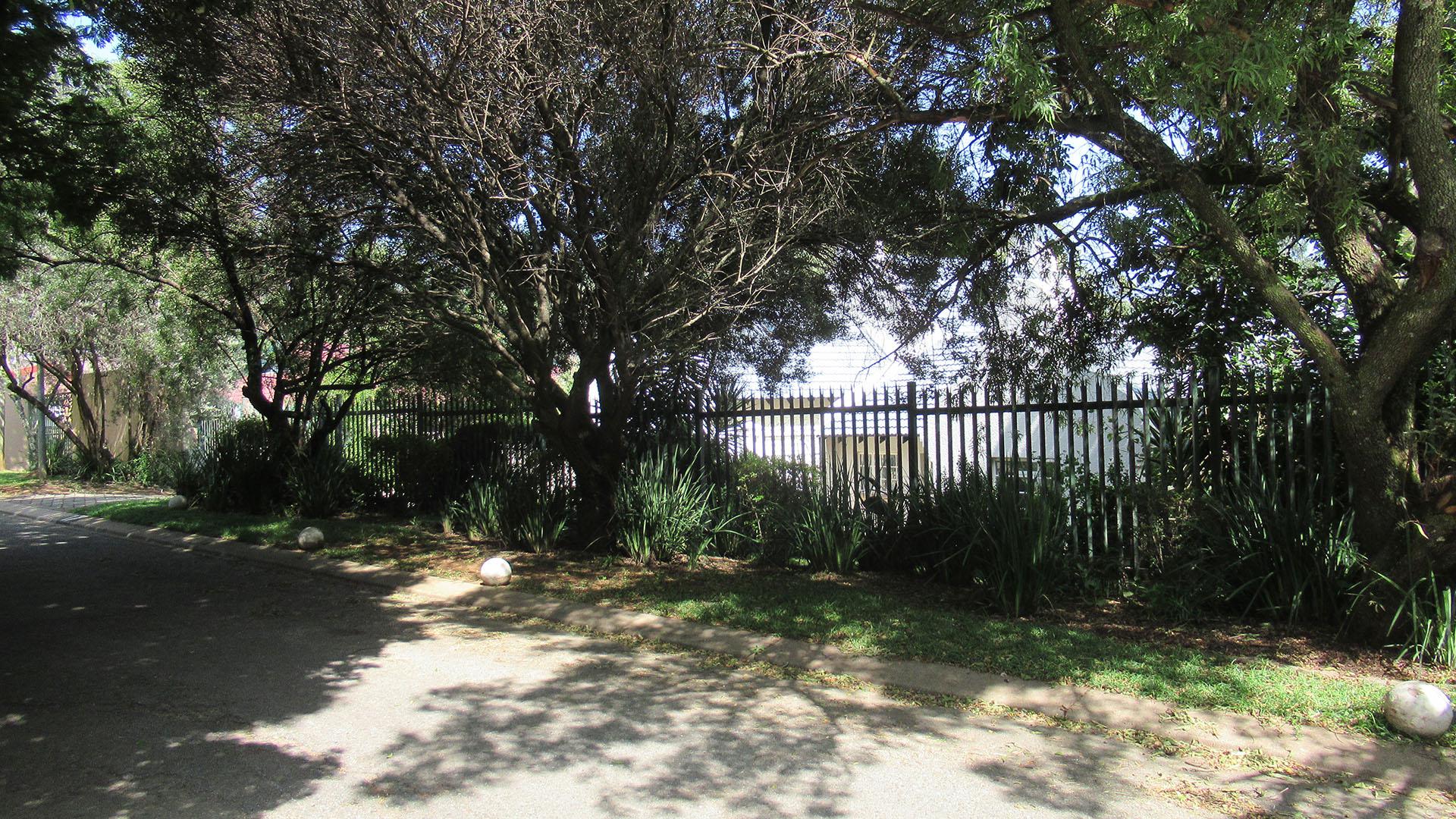 Front View of property in Meadowhurst