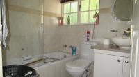 Bathroom 1 - 4 square meters of property in Meadowhurst
