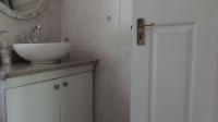 Bathroom 1 - 4 square meters of property in Meadowhurst