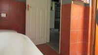 Main Bathroom - 11 square meters of property in Meadowhurst