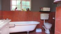 Main Bathroom - 11 square meters of property in Meadowhurst