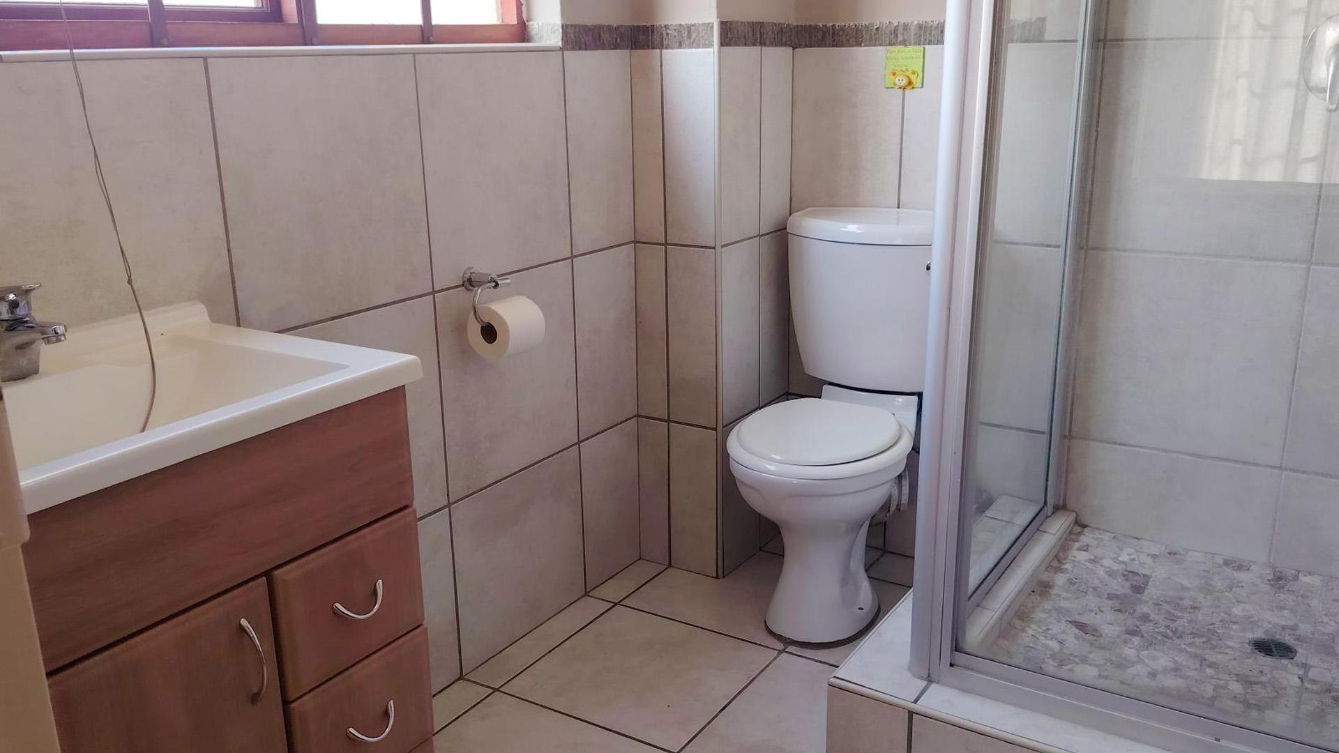 Bathroom 1 of property in Willowbrook