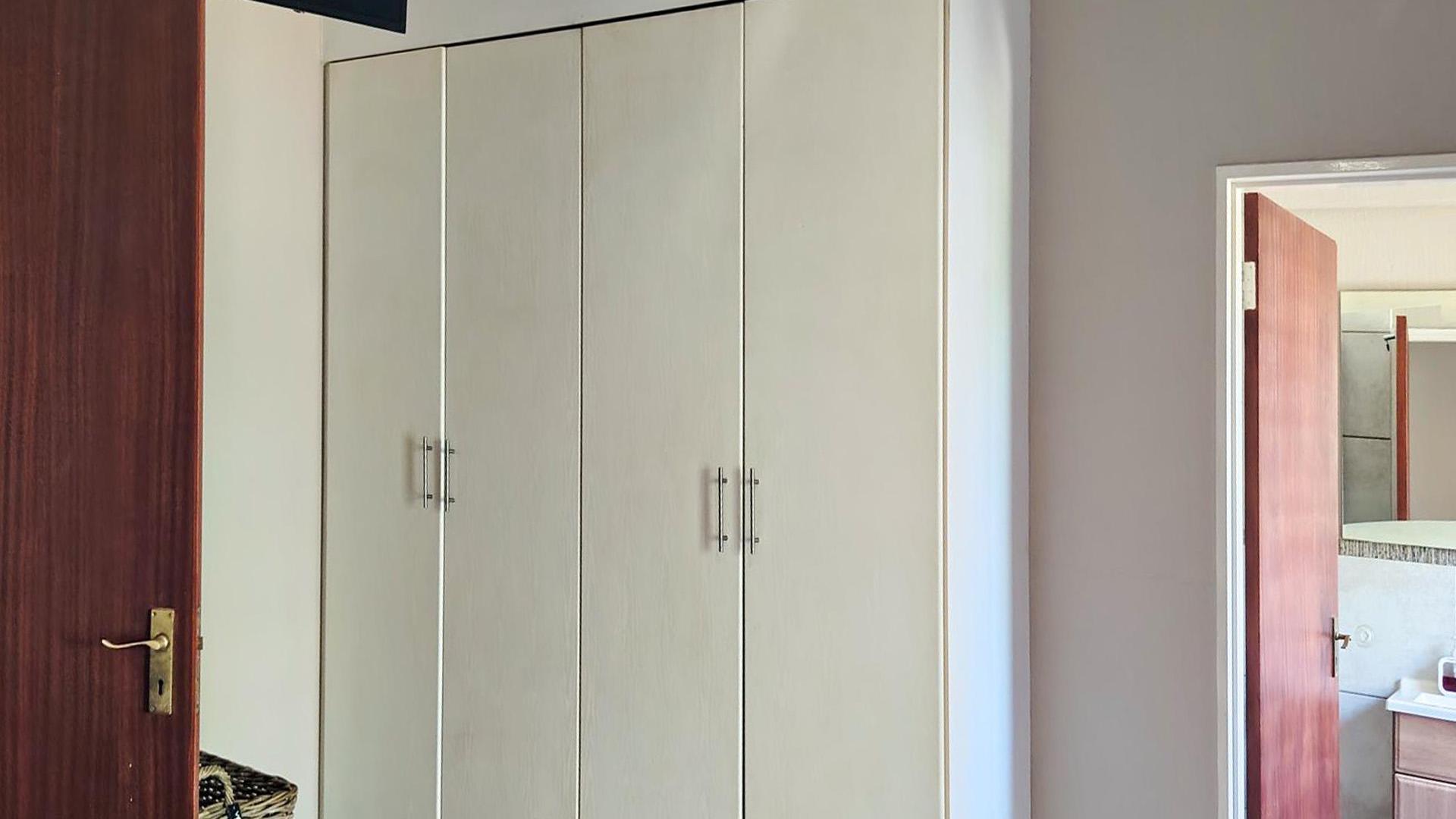 Main Bedroom of property in Willowbrook