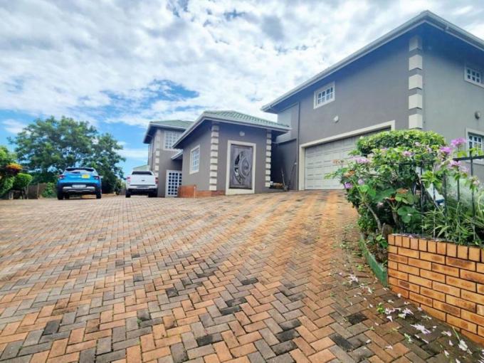 4 Bedroom House for Sale For Sale in Somerset Park - MR706120