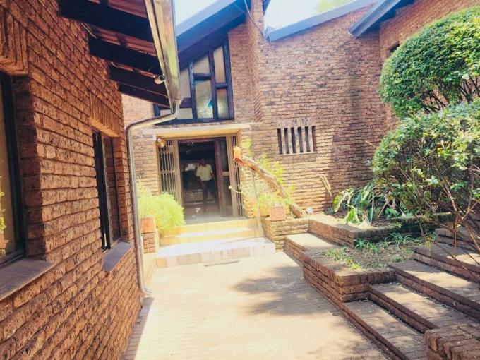 4 Bedroom House for Sale For Sale in Mondeor - MR706130