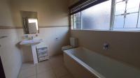 Bathroom 3+ of property in Umhlanga Rocks