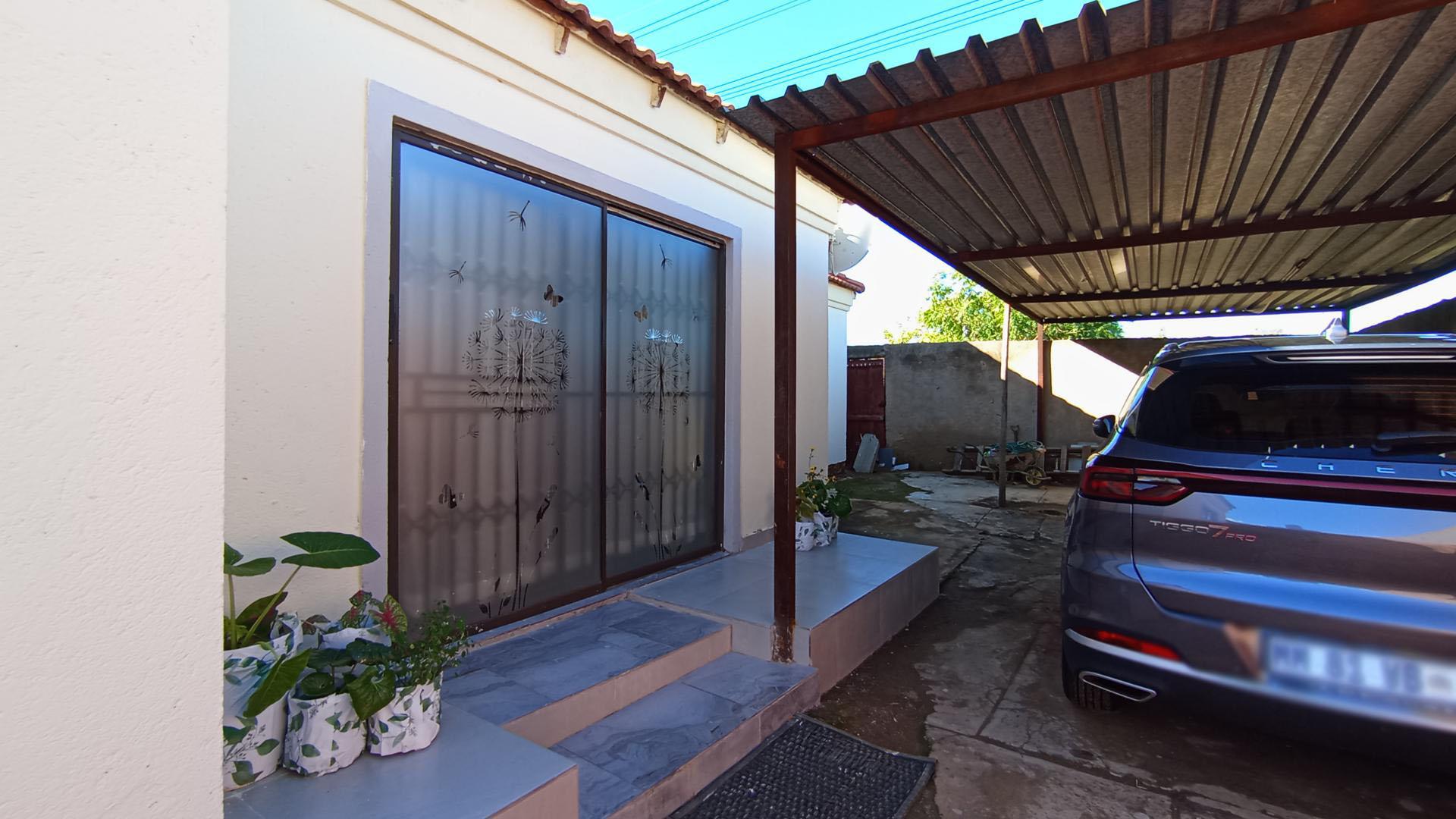 Carport  of property in Soshanguve East