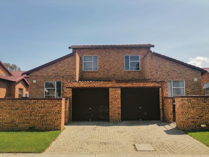 3 Bedroom Duplex for Sale For Sale in Honey Park - MR706207