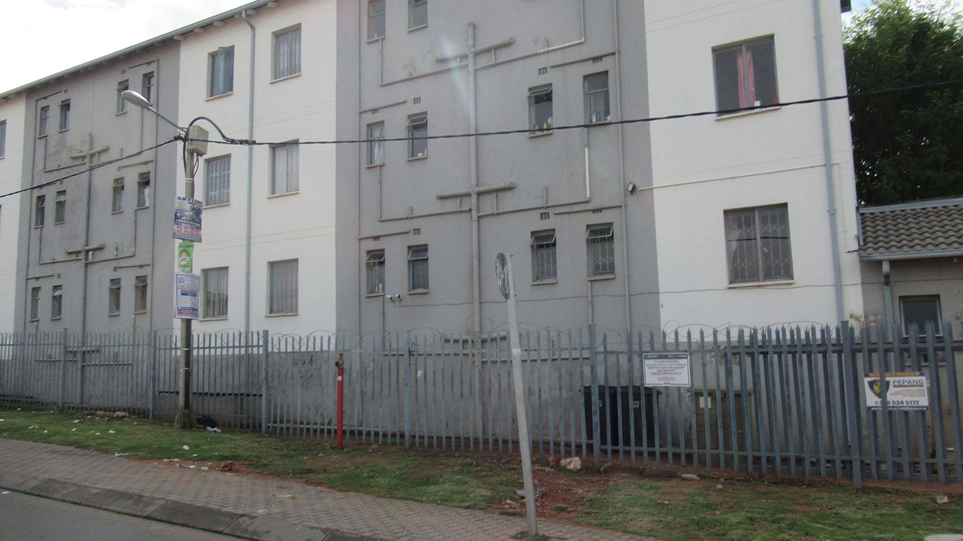 Front View of property in Fleurhof