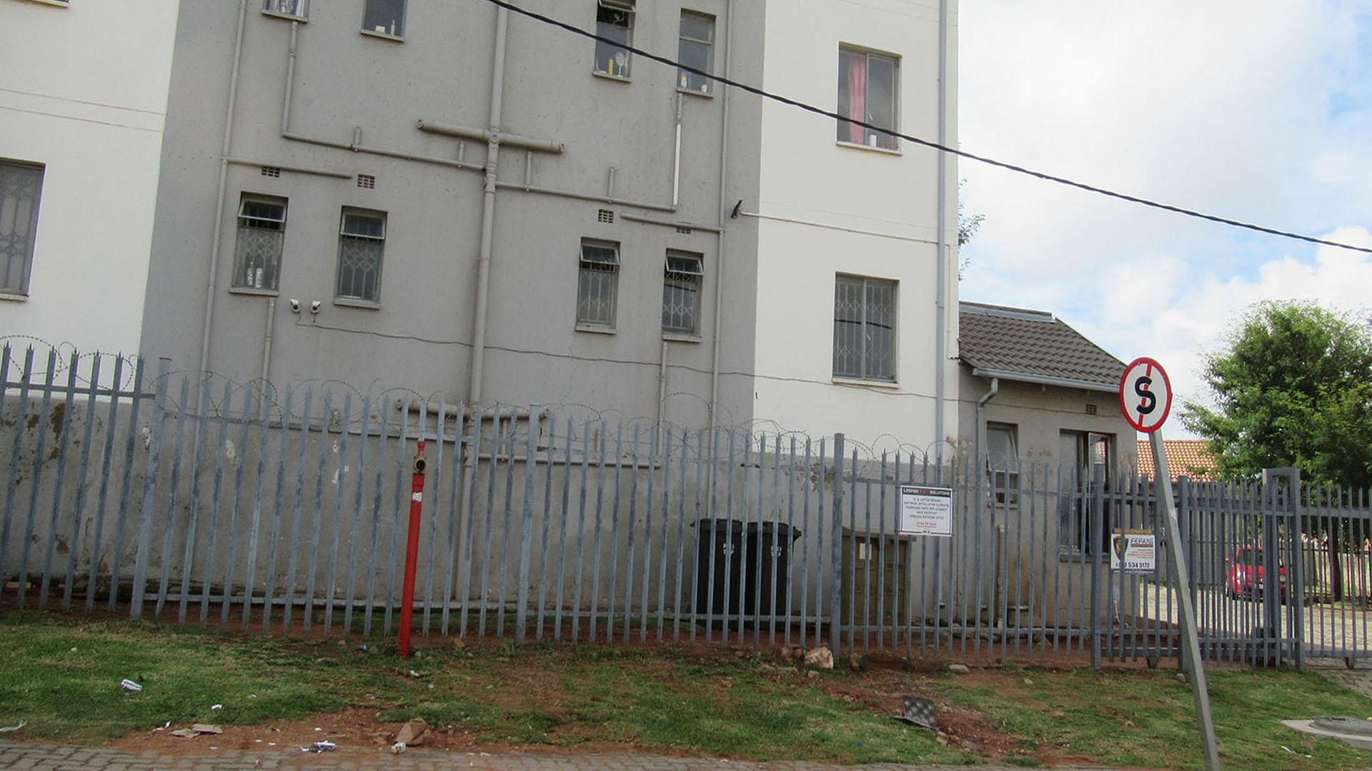 Front View of property in Fleurhof