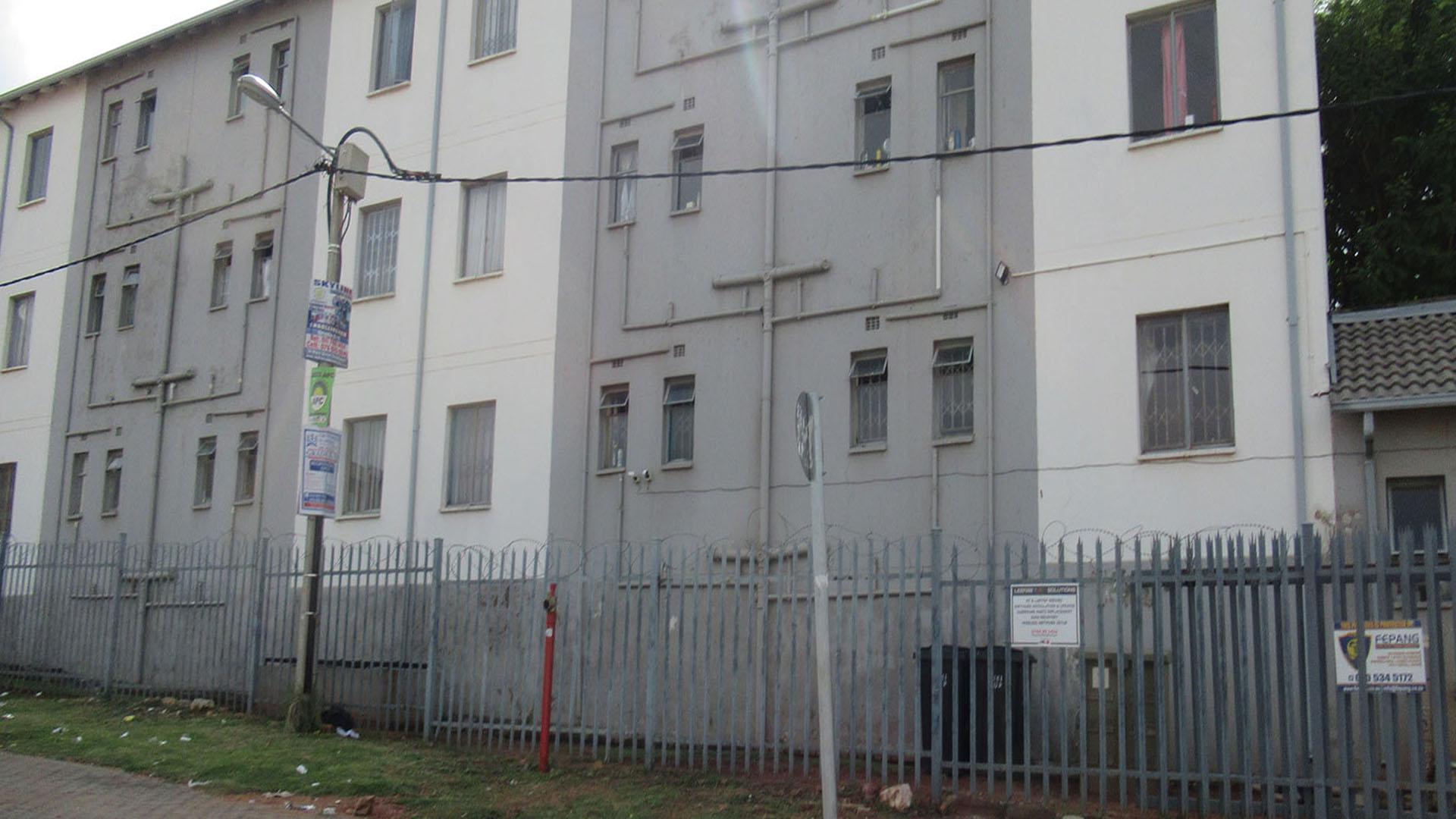 Front View of property in Fleurhof