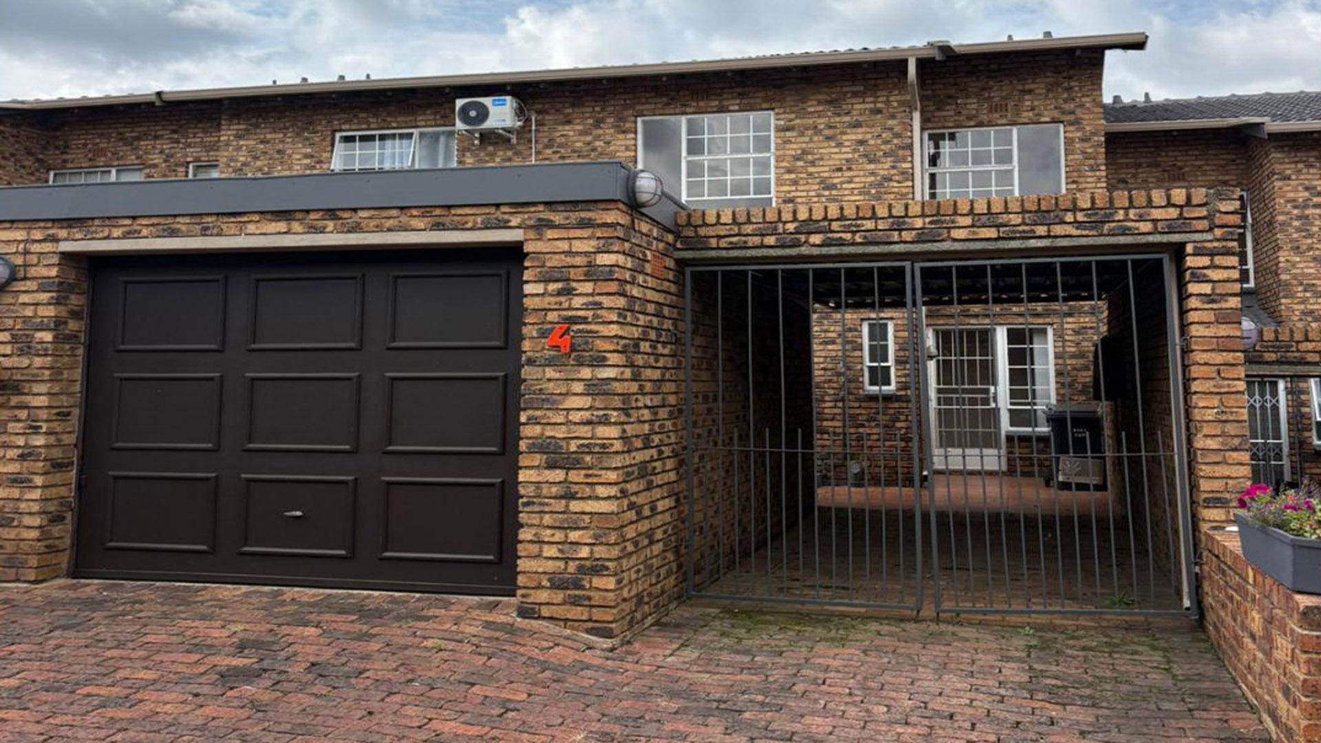 Front View of property in Fairlands