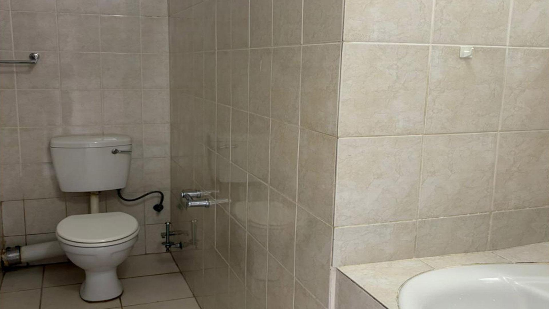 Bathroom 2 of property in Fairlands