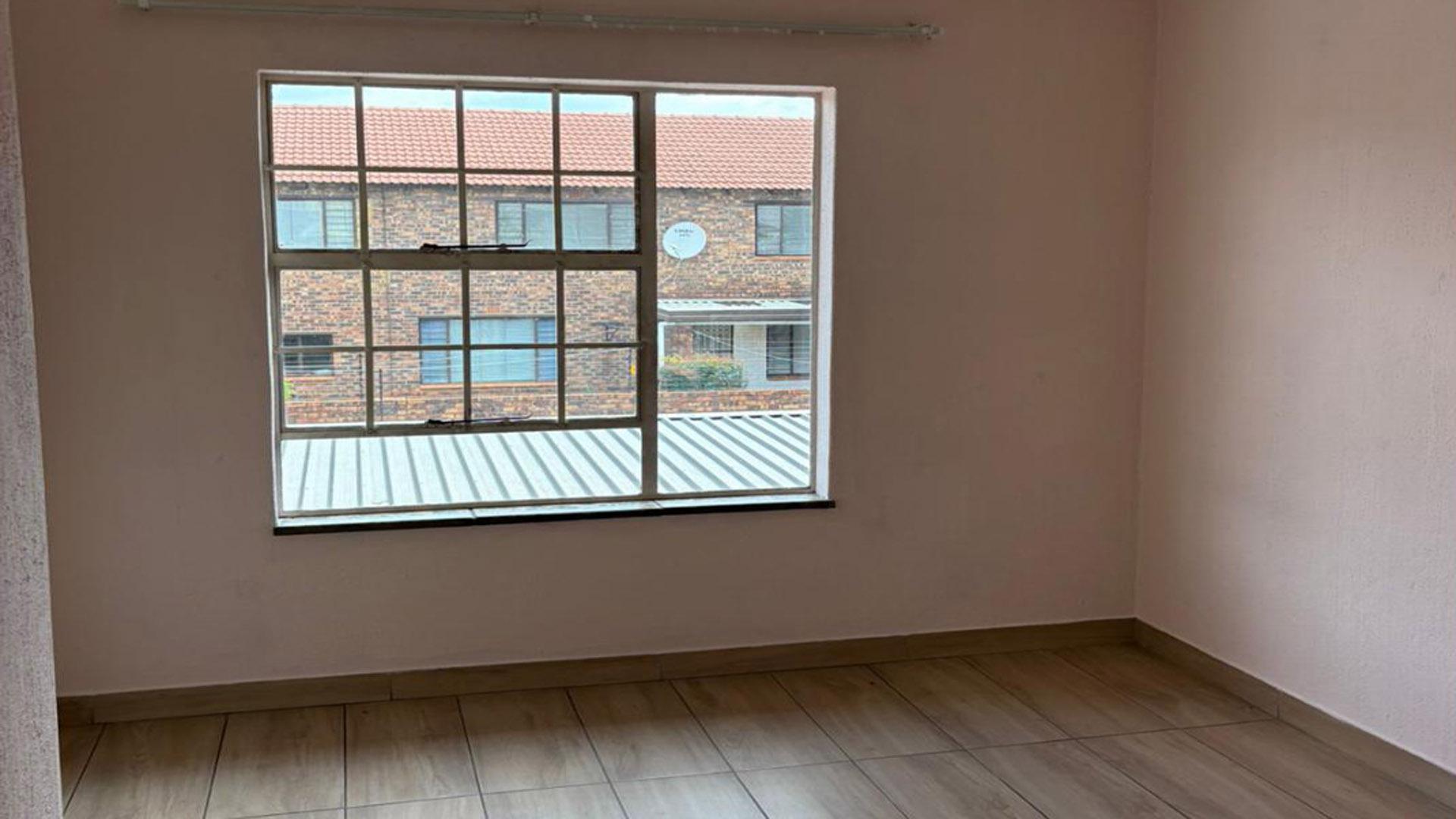 Bed Room 2 of property in Fairlands