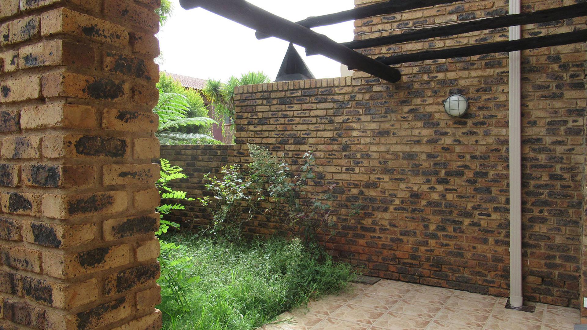 Patio - 12 square meters of property in Fairlands