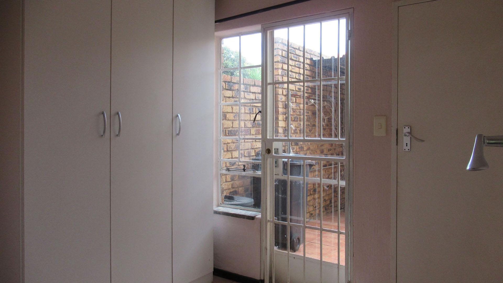 Study - 8 square meters of property in Fairlands