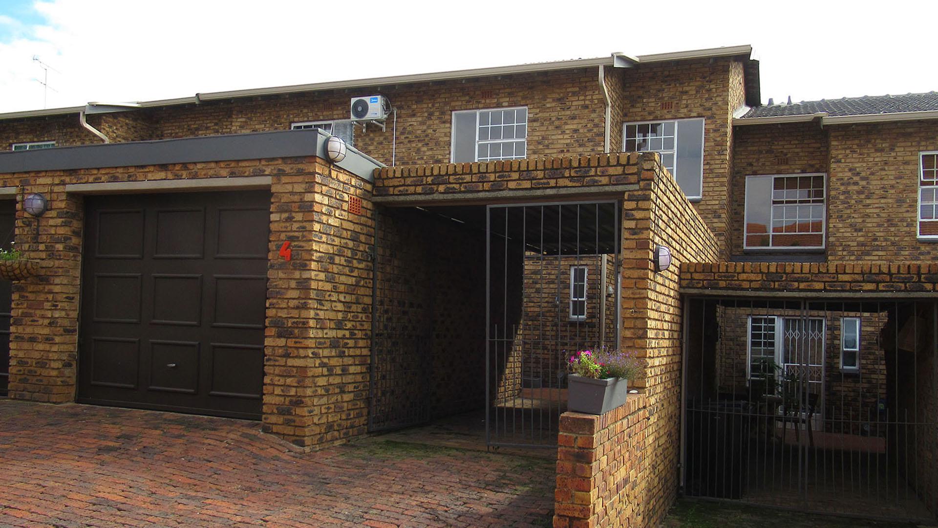 Front View of property in Fairlands