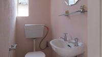 Guest Toilet - 2 square meters of property in Fairlands