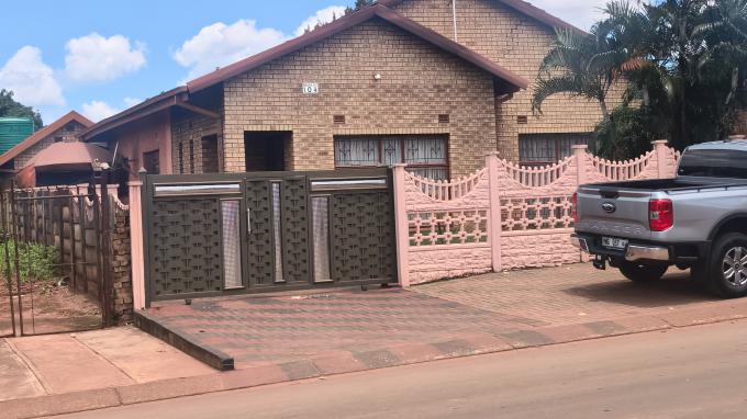 3 Bedroom House for Sale For Sale in Thohoyandou - MR706223