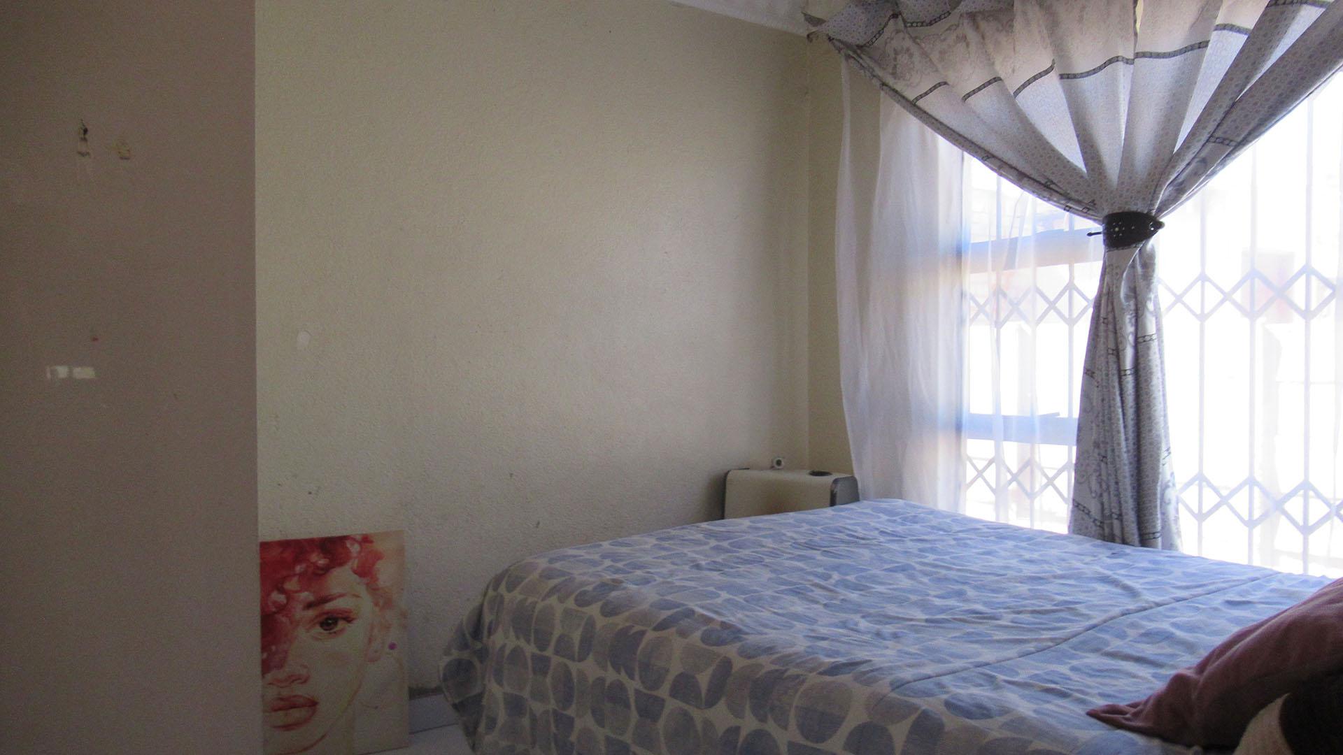 Bed Room 2 - 9 square meters of property in Duduza
