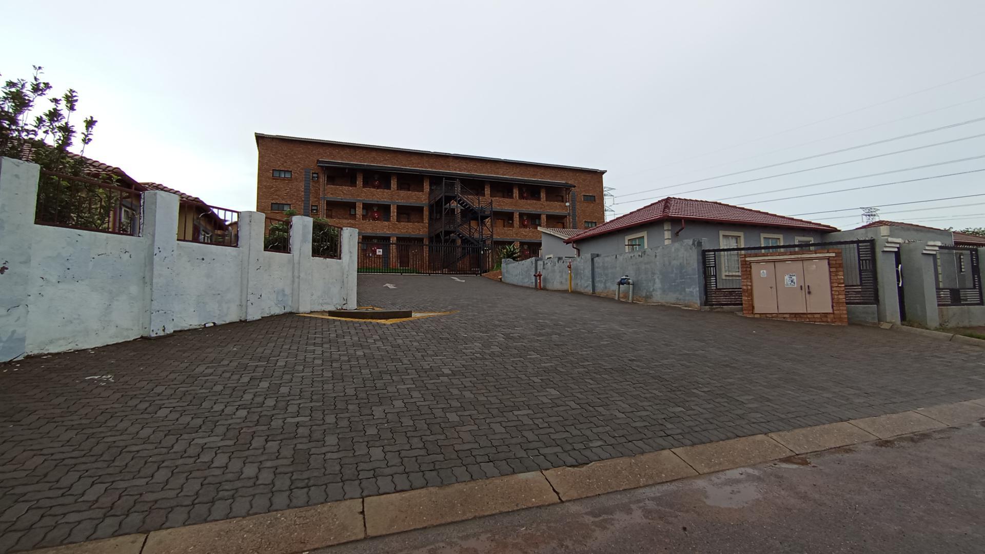 Front View of property in Elandspoort