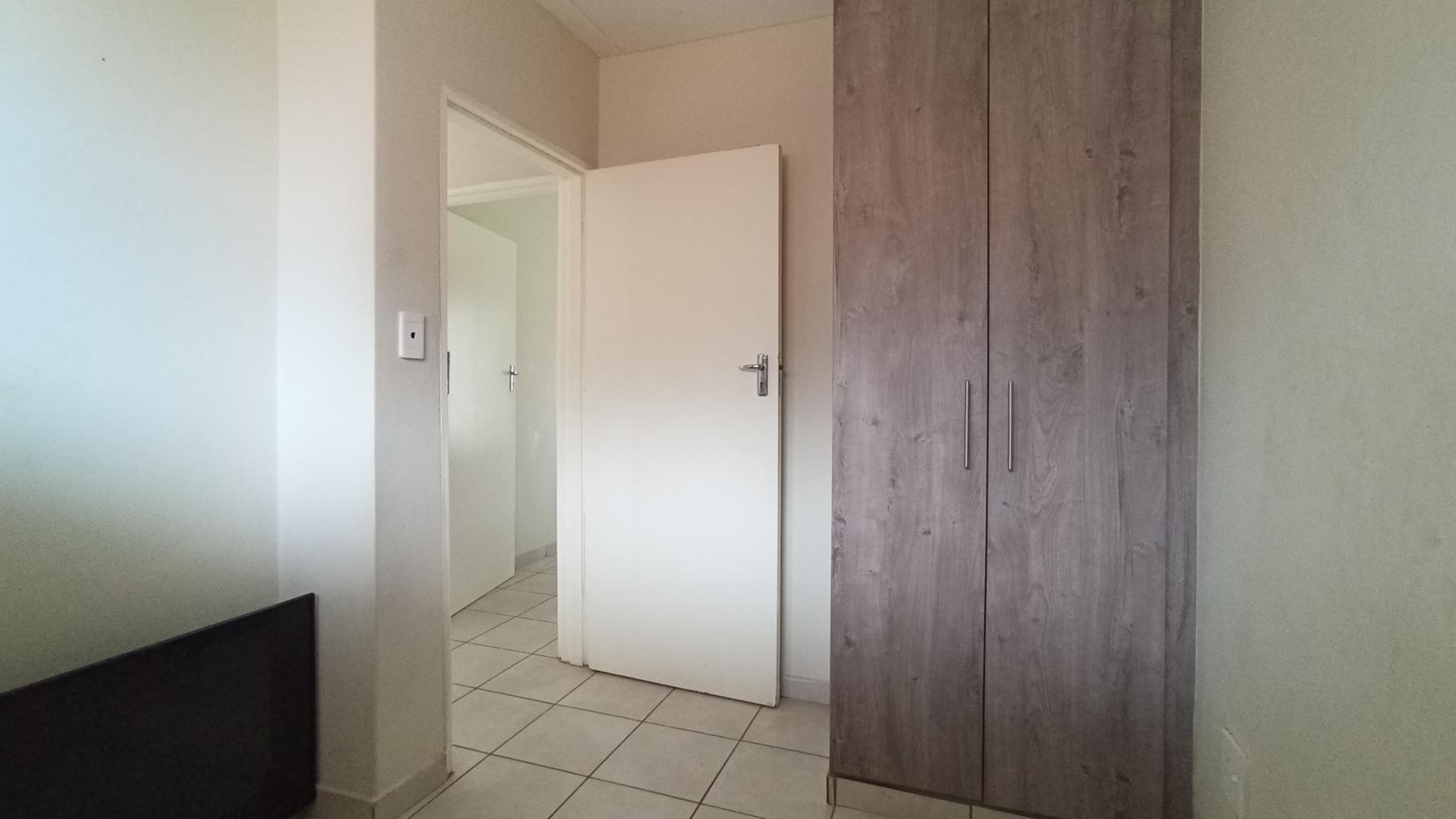 Bed Room 2 - 7 square meters of property in Elandspoort