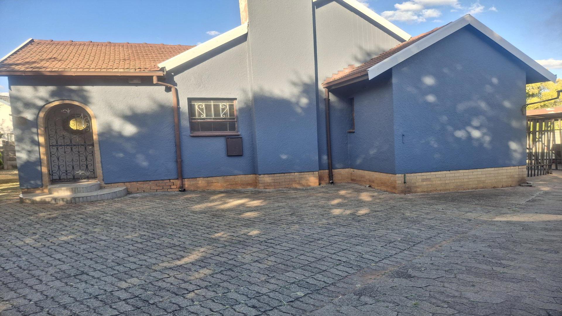 Front View of property in Witpoortjie