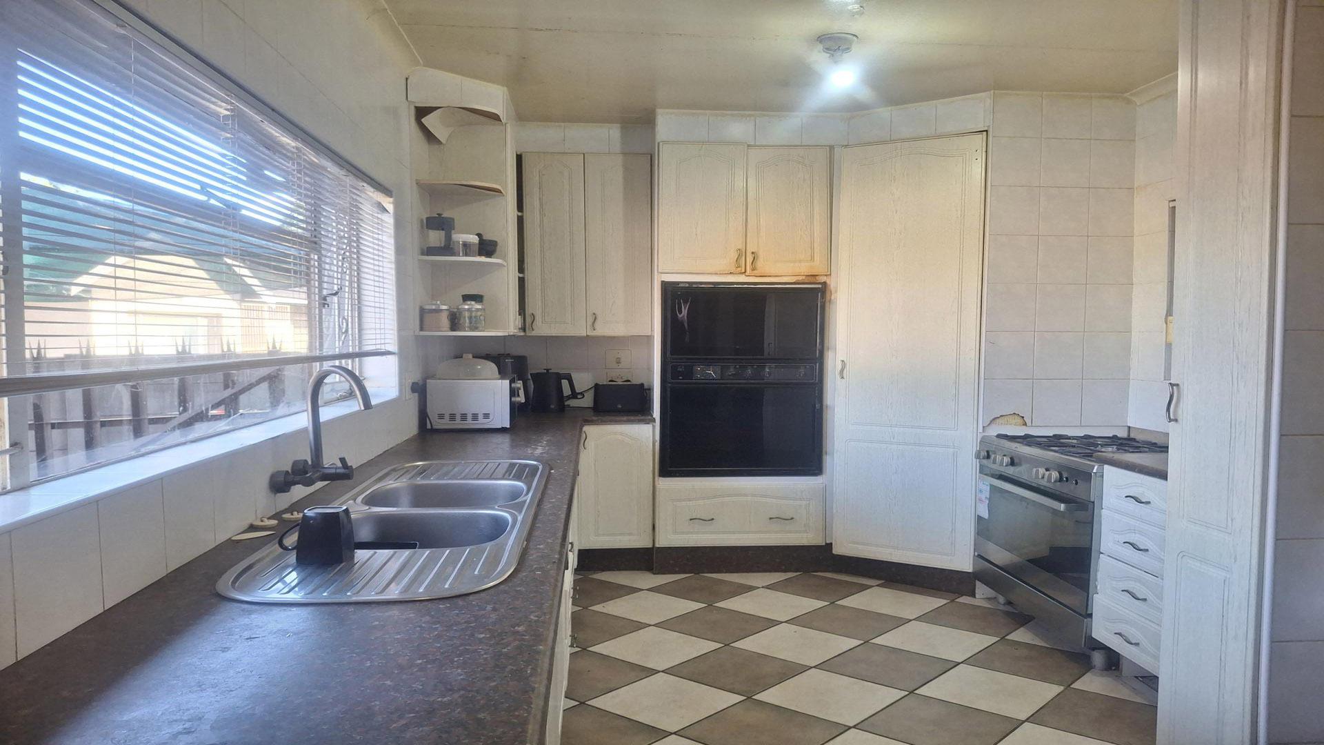 Kitchen of property in Witpoortjie