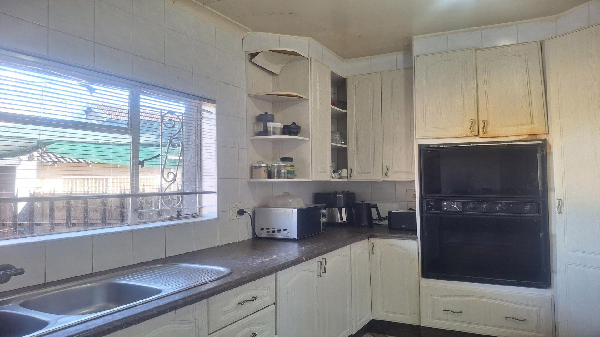 Kitchen of property in Witpoortjie