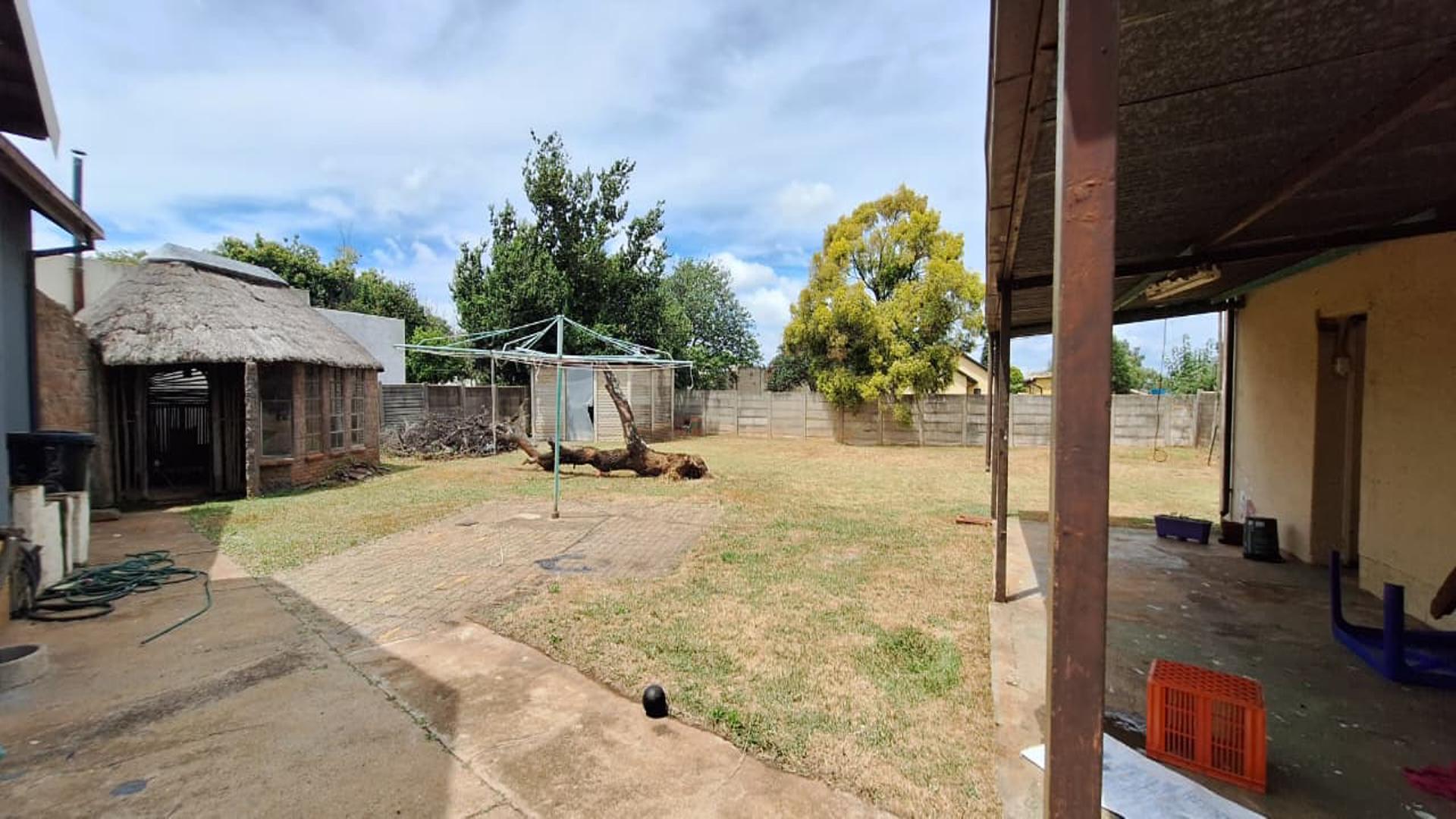 Backyard of property in Witpoortjie