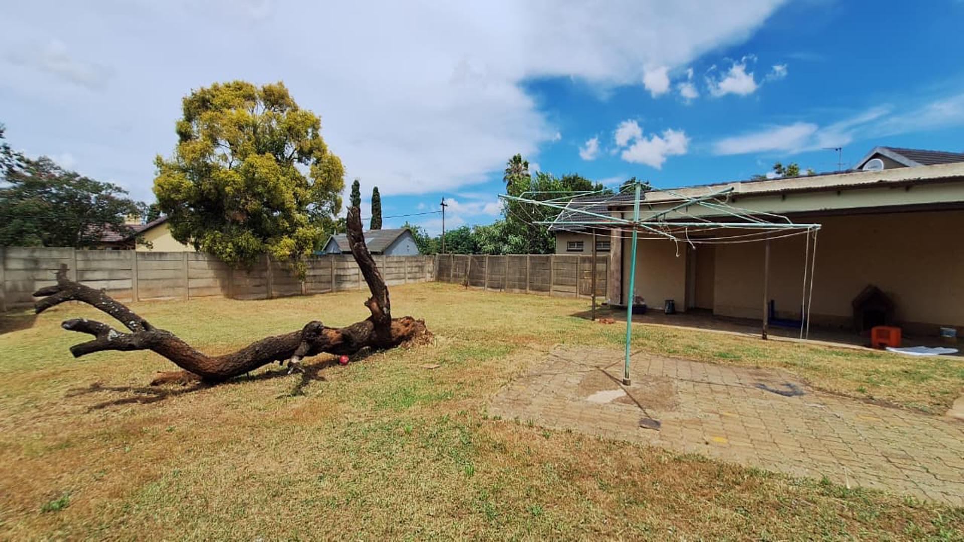 Backyard of property in Witpoortjie