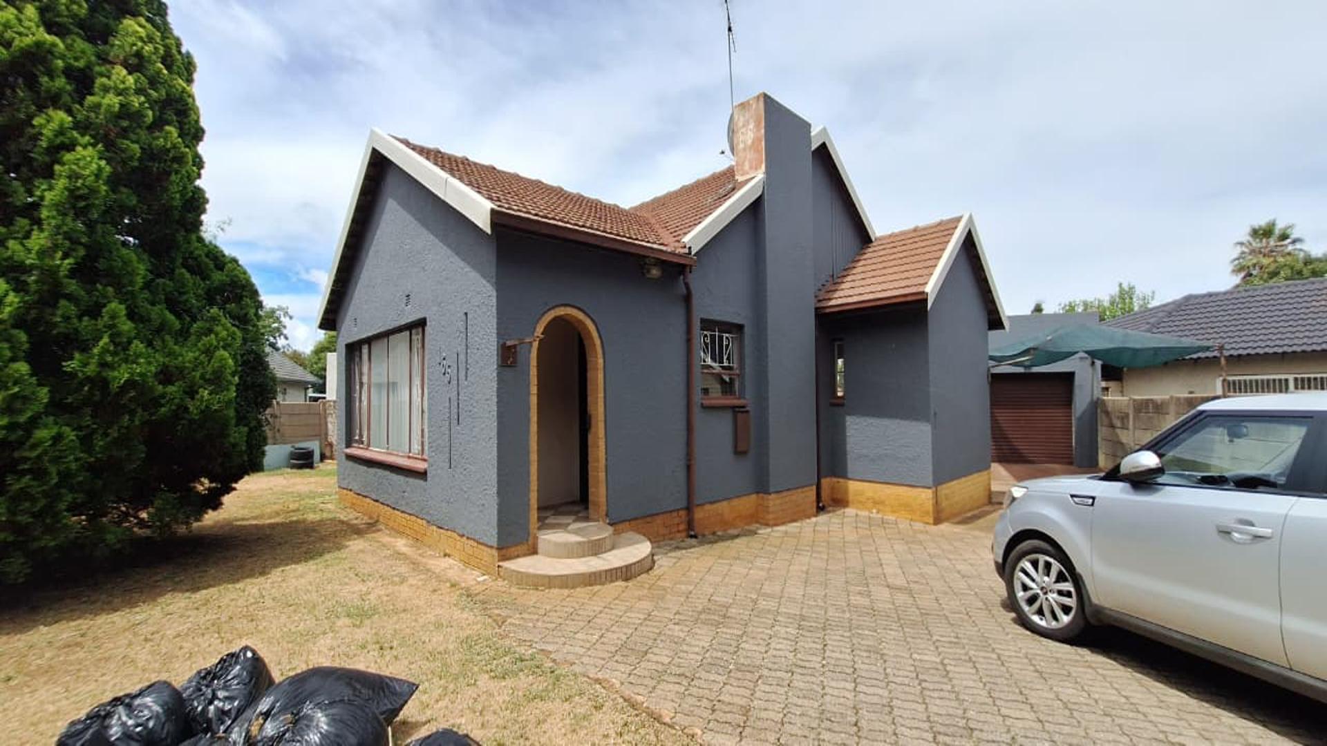 Front View of property in Witpoortjie