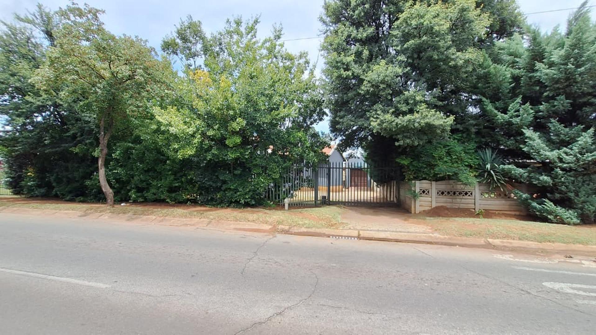 Front View of property in Witpoortjie